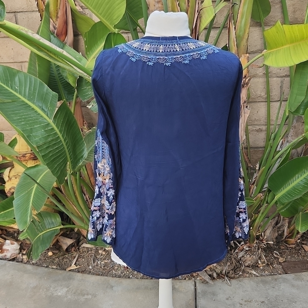Johnny Was Navy Blue Floral Embroidered Peasant Blouse Top XS - Picture 3 of 10
